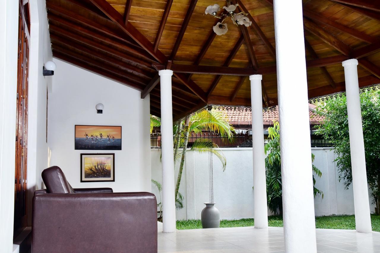 Sky Transit Hotel Katunayaka Luaran gambar