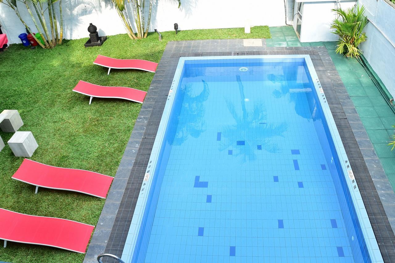 Sky Transit Hotel Katunayaka Luaran gambar