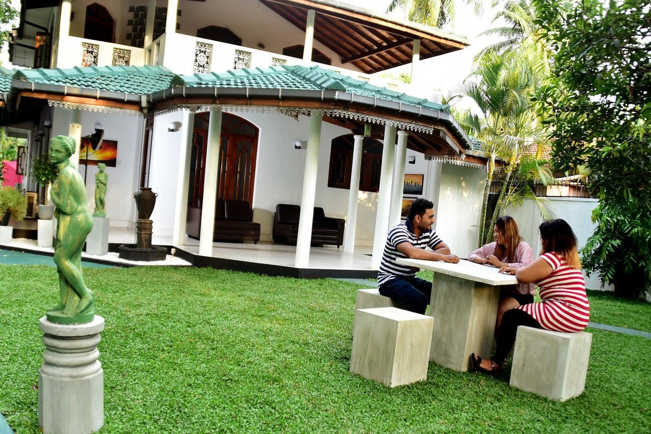 Sky Transit Hotel Katunayaka Luaran gambar